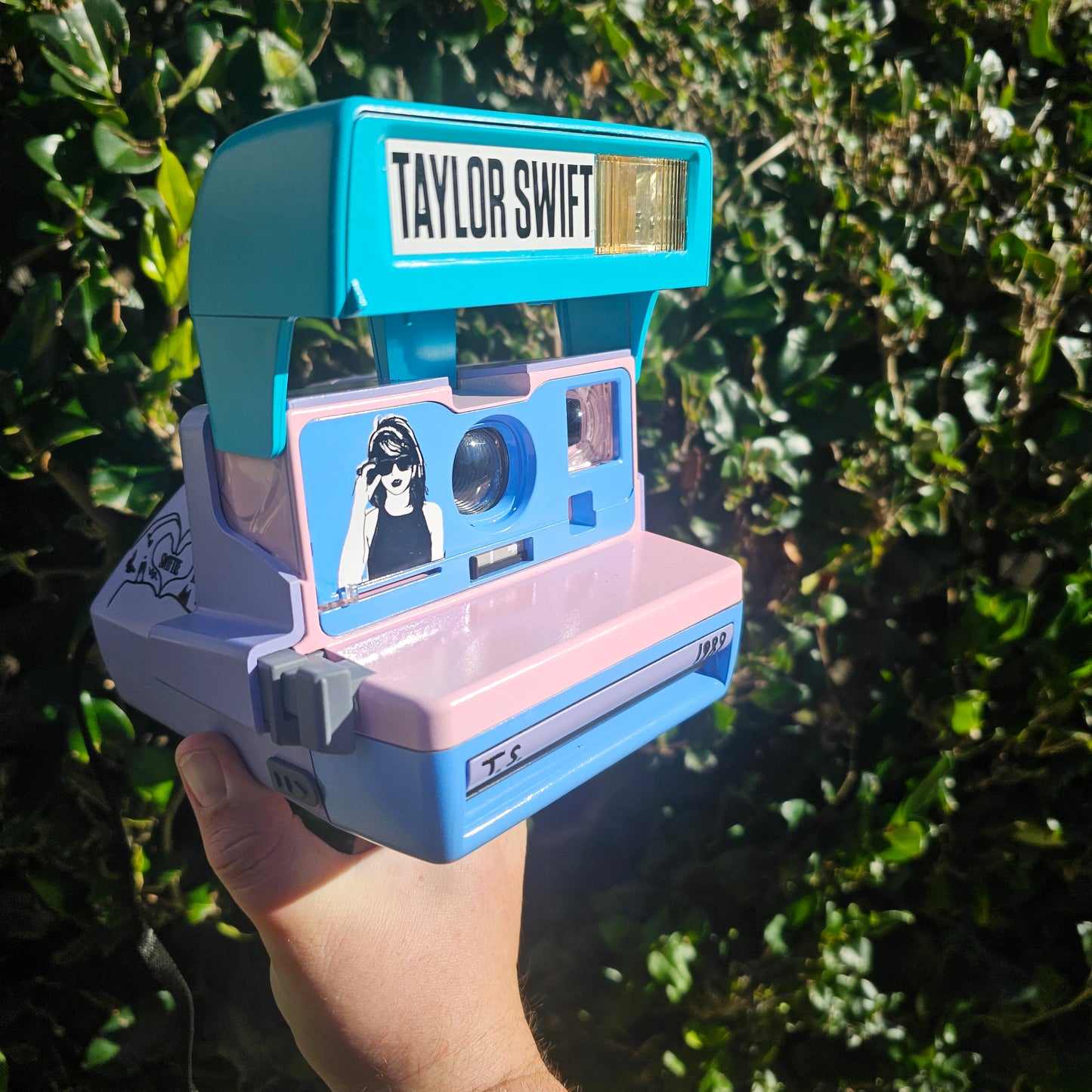 Taylor Swift Polaroid Camera